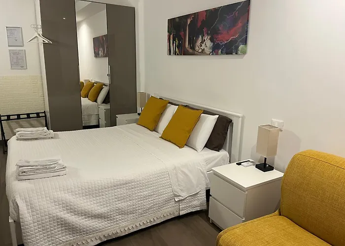 Anastasio Vatican Rooms G H